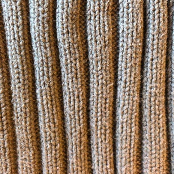 Banana Republic sweater large XL half-zip. Excellent condition. - Picture 2 of 2